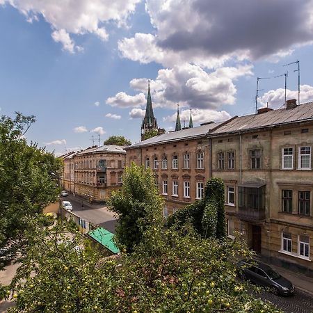 1 Bedroom Apartment Near Elizabeth'S The Cathedral Львов Экстерьер фото