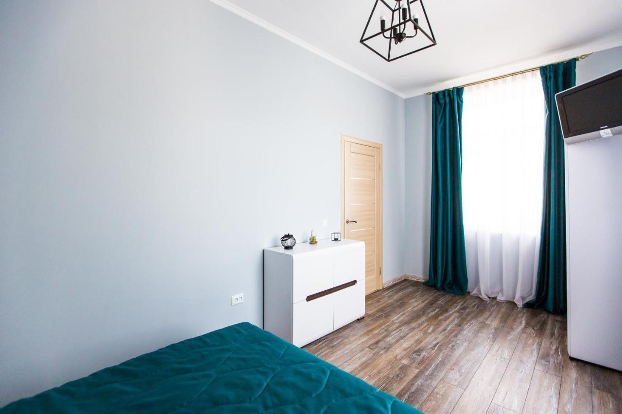 1 Bedroom Apartment Near Elizabeth'S The Cathedral Львов Экстерьер фото
