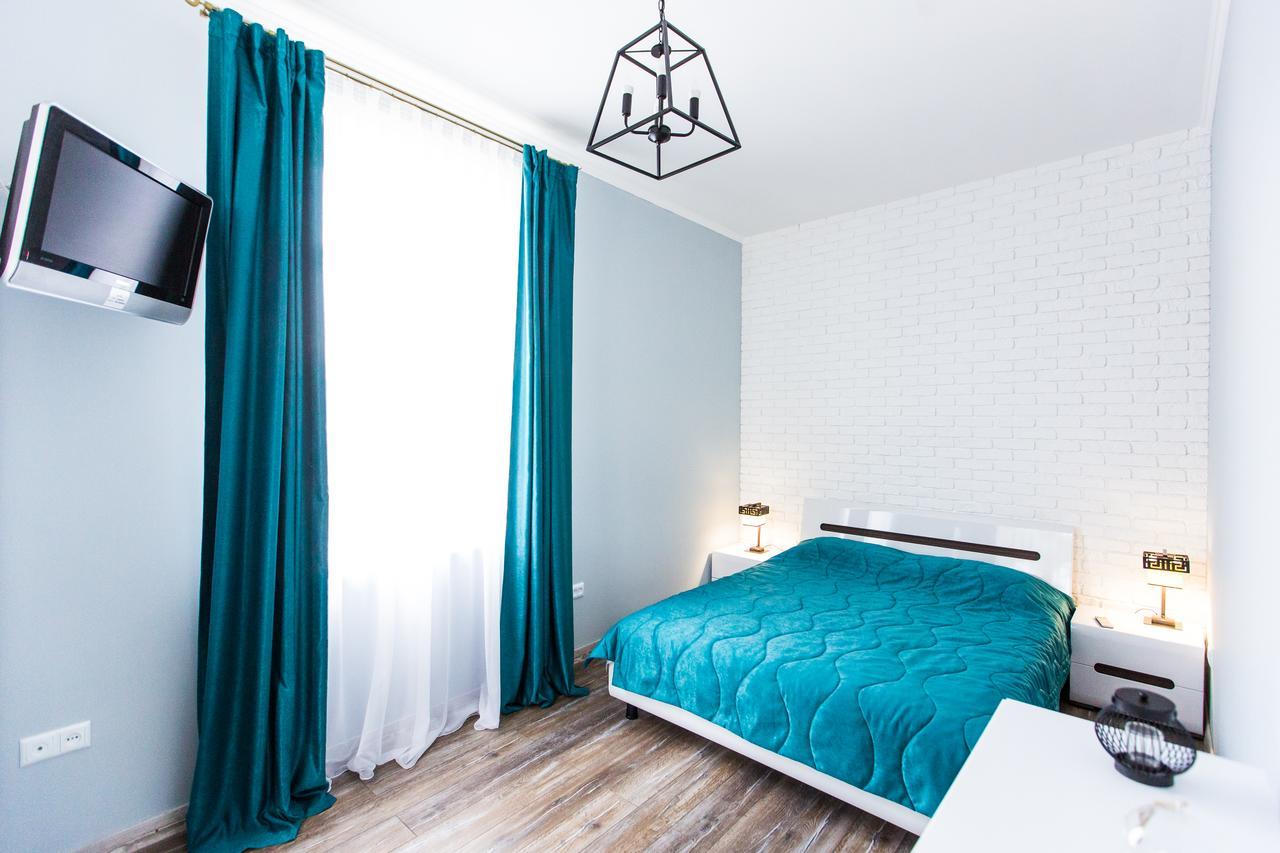1 Bedroom Apartment Near Elizabeth'S The Cathedral Львов Экстерьер фото