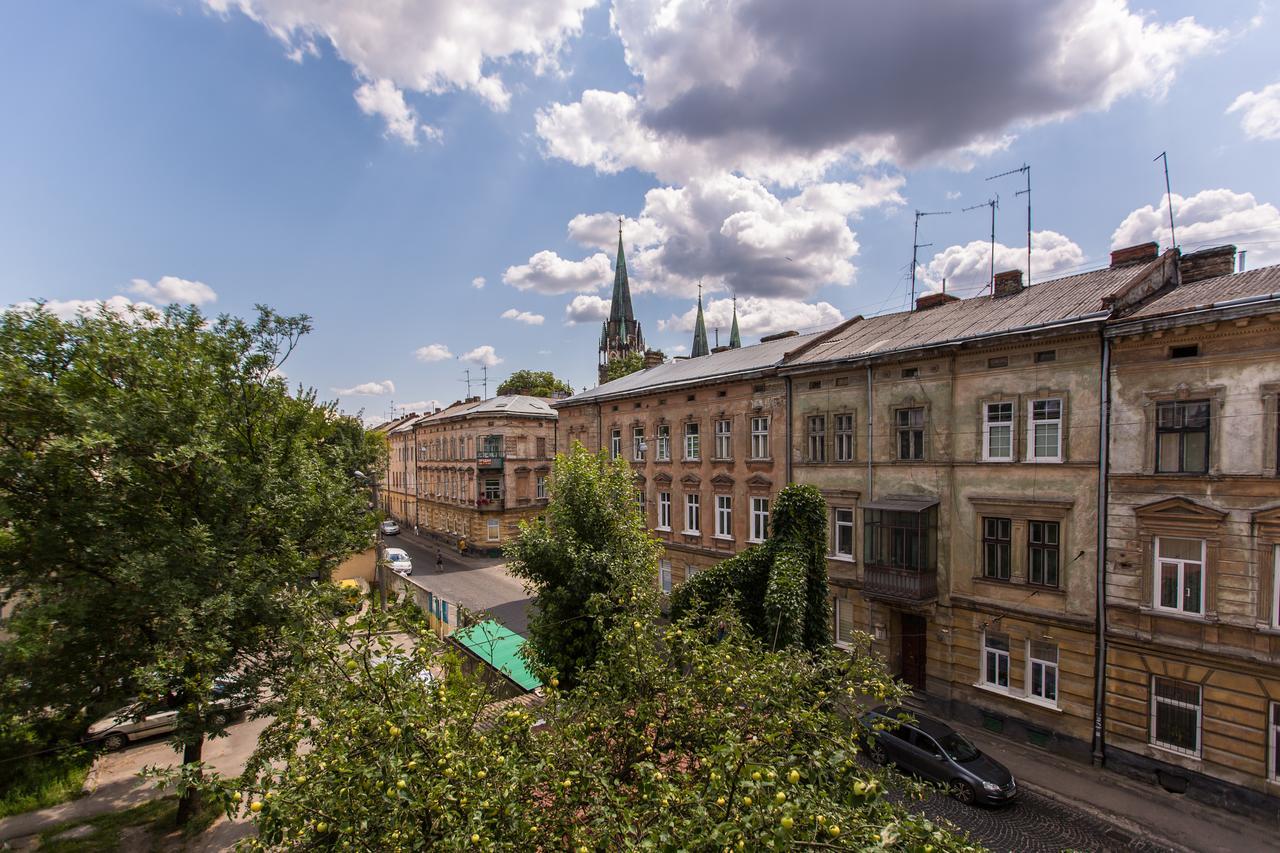 1 Bedroom Apartment Near Elizabeth'S The Cathedral Львов Экстерьер фото